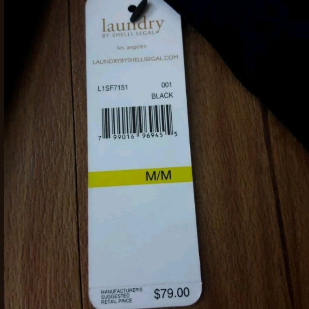 🌟SOLD🌟New Black Velvet Cold Shoulder Top - Picture 8 of 8